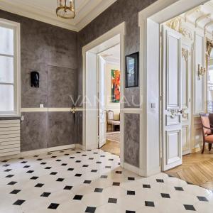 Paris VIIIe– Quartier Europe--Appartement familial et de réception
