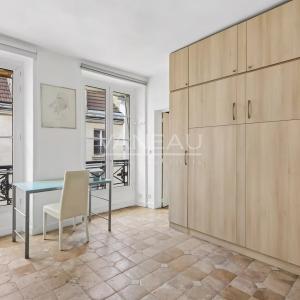 PARIS VIIe - quartier des antiquaires - 2 chambres