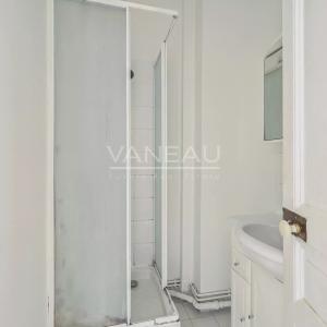 PARIS XV - Villa Poirier : Appartement trois pièces à rénover