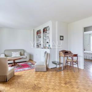 PARIS XVe - Dernier étage, balcons / Vues ciel et monuments