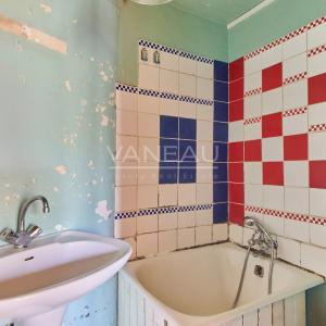 Paris IVe - Saint Paul - Deux pièces dernier étage ascenseur bal