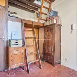 Paris IVe - Place du Marché Sainte-Catherine - Deux pièces lumin