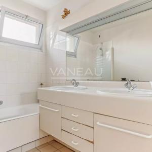 Suresnes/Mairie - Appartement dernier étage avec terrasse et bal