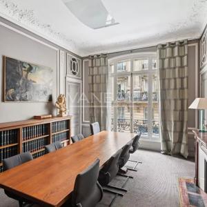 Paris XVIe - IENA - Place de l'Amiral de Grasse.