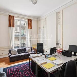 Paris XVIe - IENA - Place de l'Amiral de Grasse.