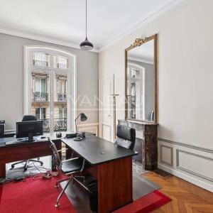 Paris XVIe - IENA - Place de l'Amiral de Grasse.