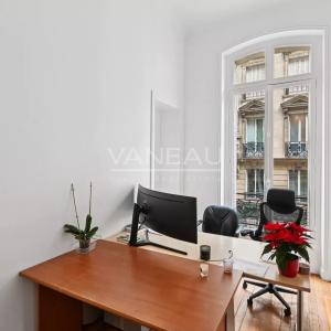 Paris XVIe - IENA - Place de l'Amiral de Grasse.