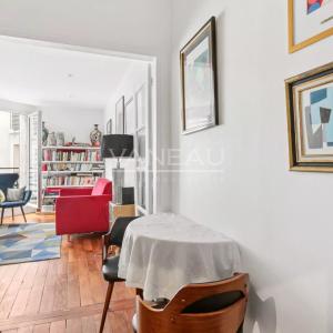 PARIS XVIe - Bel ancien avec ascenseur