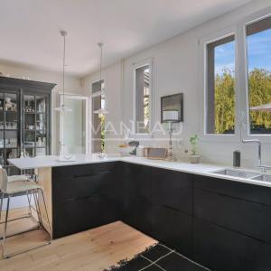 Montmorency – Élégante propriété Mansart d’exception, entièremen