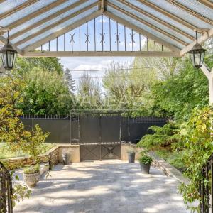 Montmorency – Élégante propriété Mansart d’exception, entièremen