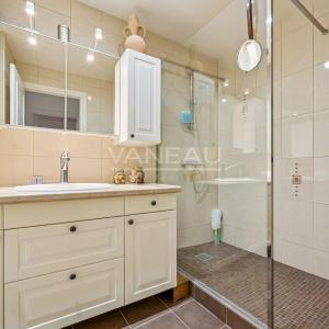 Paris XVe - Appartement trois pièces avec balcon - Parking inclu