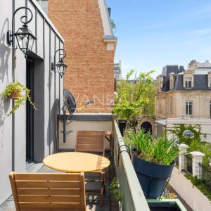 Paris XVIe -Trocadéro- Maison loft atypique