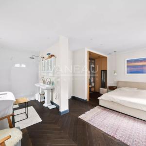 Paris XVIe -Trocadéro- Maison loft atypique