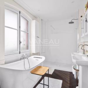 Paris XVIe -Trocadéro- Maison loft atypique