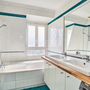 Paris  XIVème - Dernier étage avec ascenseur