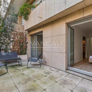 Paris XVIe - Muette - Rez de Jardin au calme absolu.