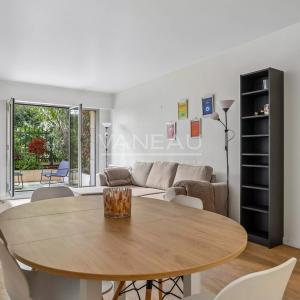 Paris XVIe - Muette - Rez de Jardin au calme absolu.