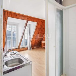 PARIS XVe - Adolphe Cherioux - Studio en dernier étage