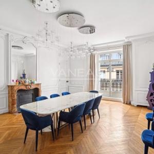 Paris XVIe - Place Victor Hugo - Magnifique appartement en derni