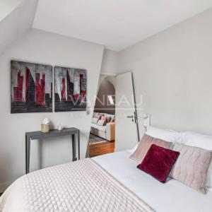 Paris XVIe - Trocadero -  Pied à terre en dernier étage