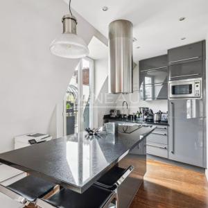 Paris XVIe - Trocadero -  Pied à terre en dernier étage