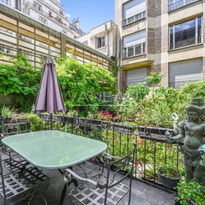 Paris XVIe - Square Lamartine - Hôtel particulier de réception e