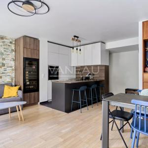 Courbevoie - Appartement 4 pièces avec jardin dans immeuble réce
