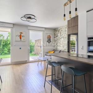 Courbevoie - Appartement 4 pièces avec jardin dans immeuble réce