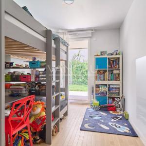 Courbevoie - Appartement 4 pièces avec jardin dans immeuble réce