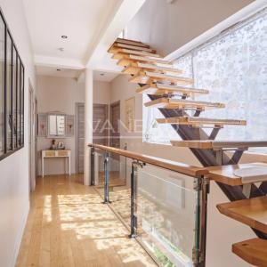 PUTEAUX - Maison contemporaine familiale – Proche La Défense, au