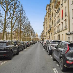 Paris XVe Breteuil -  Studio de charme dans une ravissante copro