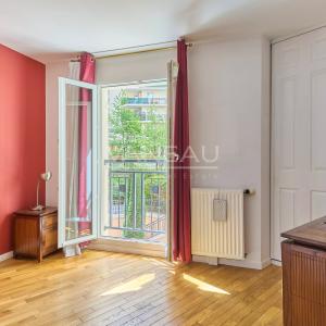 Courbevoie - Quartier des Affaires - Appartement familial avec parking