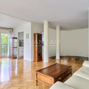 Courbevoie - Quartier des Affaires - Appartement familial avec parking