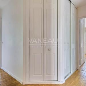 Courbevoie - Quartier des Affaires - Appartement familial avec parking