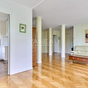 Courbevoie - Quartier des Affaires - Appartement familial avec parking