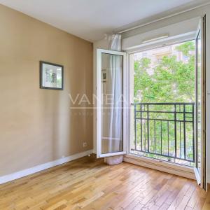 Courbevoie - Quartier des Affaires - Appartement familial avec parking