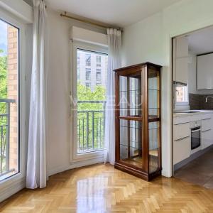 Courbevoie - Quartier des Affaires - Appartement familial avec parking