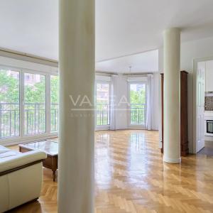 Courbevoie - Quartier des Affaires - Appartement familial avec parking