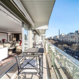 Paris XVIe - Henri Martin - Terrasse vue Tour Eiffel