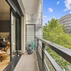 Deux pièces avec balcon exposé sud - immeuble moderne