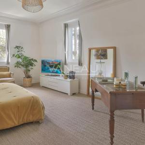 Montmorency – Élégante propriété Mansart d’exception, entièremen