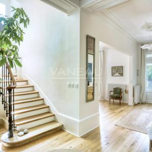 Montmorency – Élégante propriété Mansart d’exception, entièremen