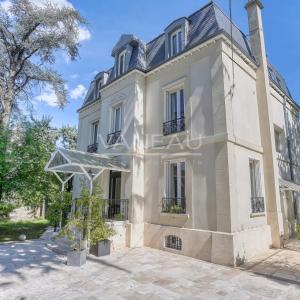 Montmorency – Élégante propriété Mansart d’exception, entièremen