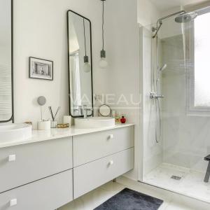 Montmorency – Élégante propriété Mansart d’exception, entièremen