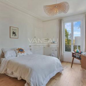 Montmorency – Élégante propriété Mansart d’exception, entièremen