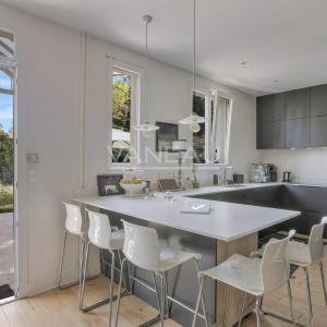 Montmorency – Élégante propriété Mansart d’exception, entièremen