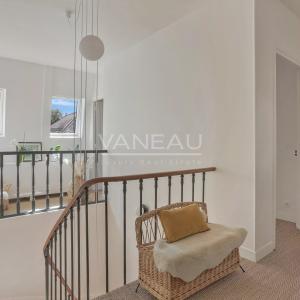 Montmorency – Élégante propriété Mansart d’exception, entièremen