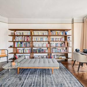 Paris VII – Élégant appartement de réception avec balcons – 171,05 m²