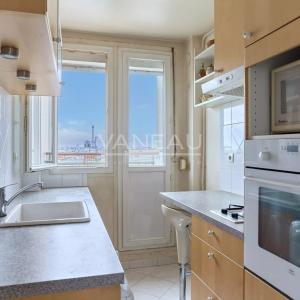 PARIS XVe - Dernier étage, balcons / Vues ciel et Paris by Night