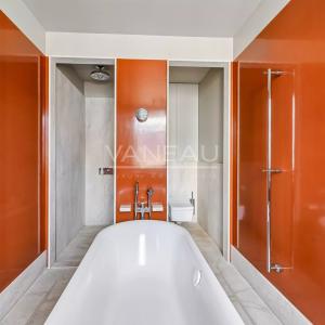 Paris VII – Élégant appartement de réception avec balcons – 175 